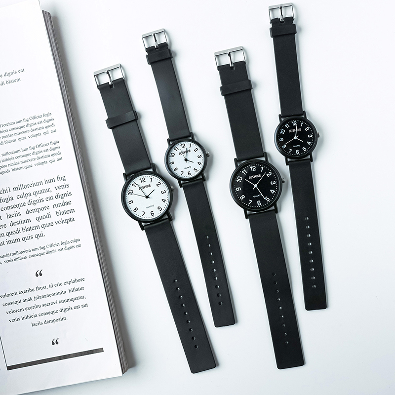 Semplice orologio nero Orologi - Luxury Watch Deals recensione e prezzo